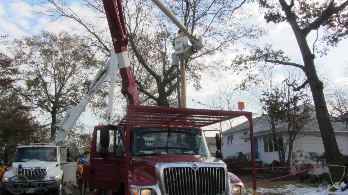 Hurricane Sandy Emergency Bucket Truck Operations