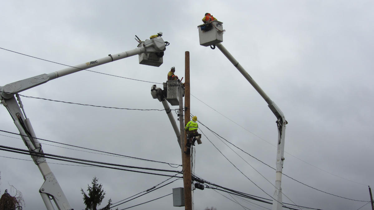 High-Voltage Supply Installation & Line Inspection | Metro Power
