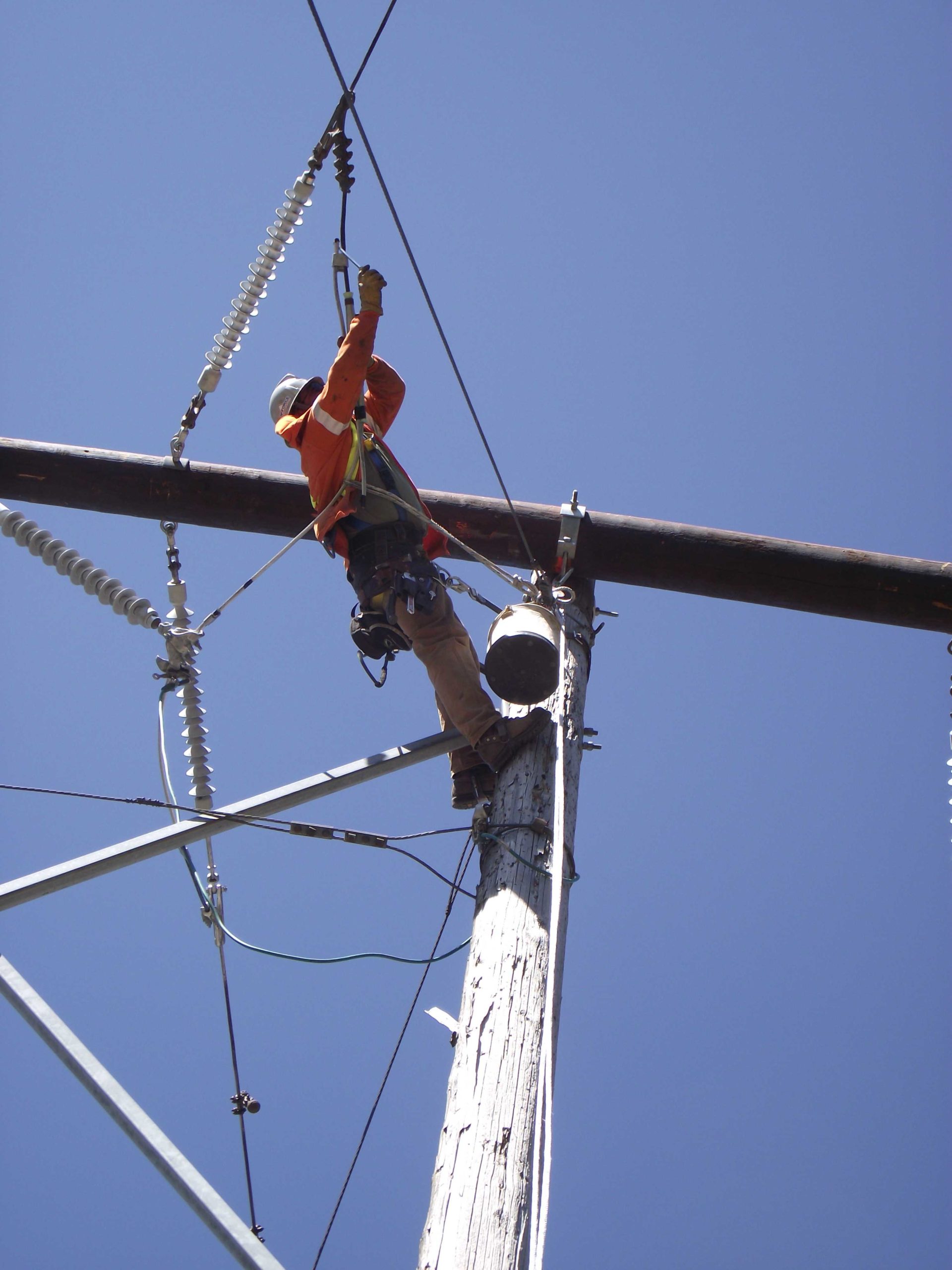 High-voltage emergency fuse cutout repaired by Metro Power technician