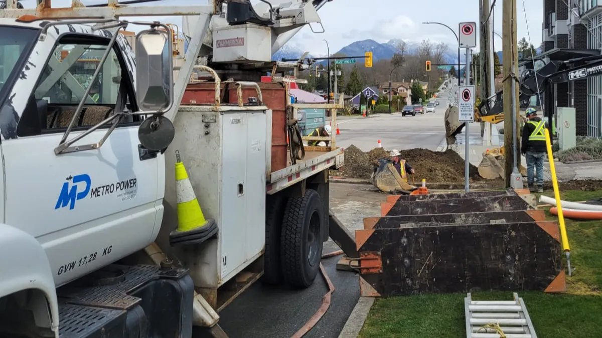 Metro Power high-voltage utility crew